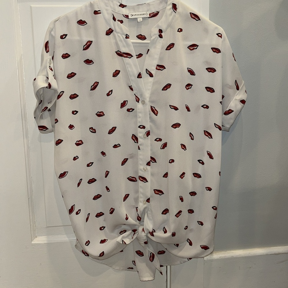 💋❤️Warehouse - Lips Button-Front Blouse❤️